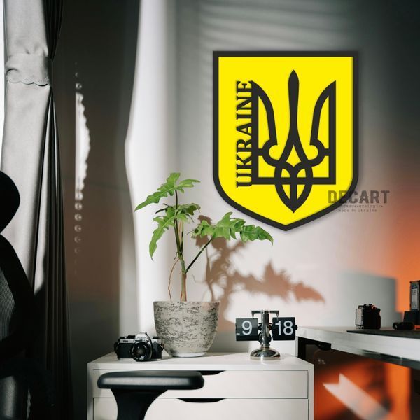 Двошаровий Герб України Тризуб "Ukraine" 30х23 см 10045 фото